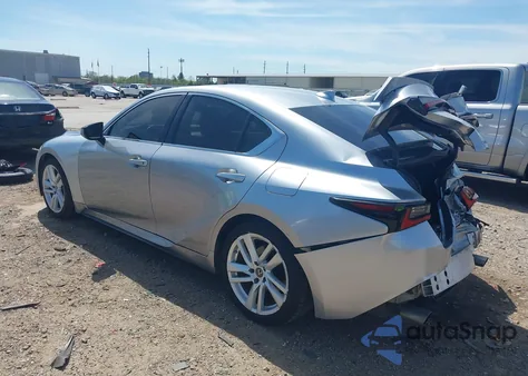 2021 Lexus Is 300 z USA, uszkodzony, nr VIN JTHAA1D27M5110795